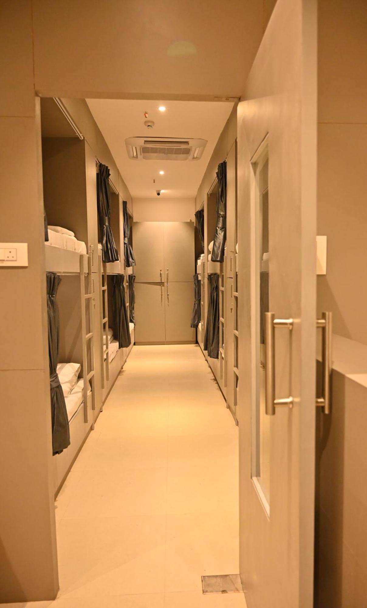 Bed & Bread Dormitory Bharuch Екстер'єр фото